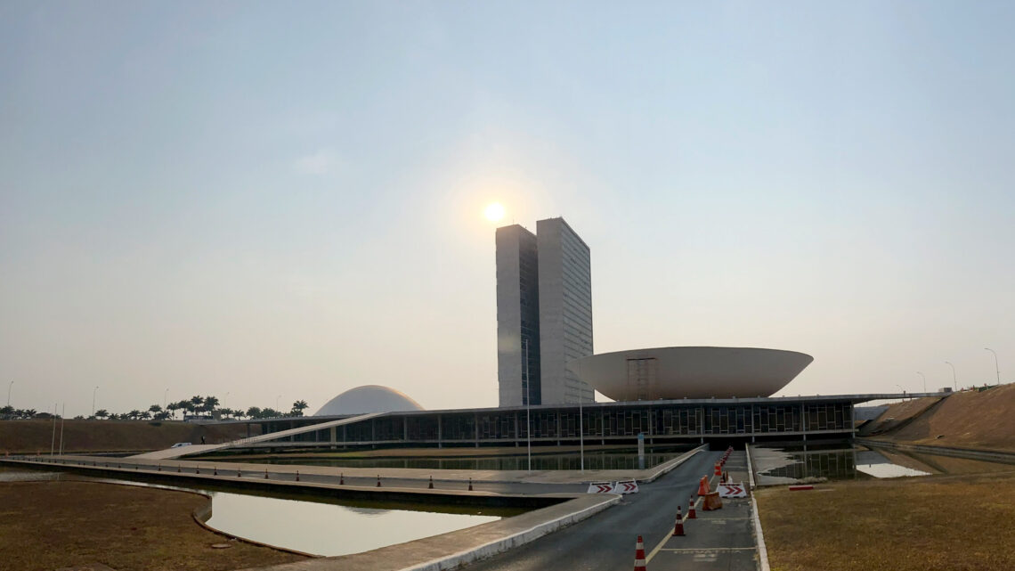 Comsefaz divulga carta em apoio ao fundo de estabilização dos preços dos combustíveis e contra o PLP 11/2020 Comsefaz divulga carta em apoio ao fundo de estabilização dos preços dos combustíveis e contra o PLP 11/2020