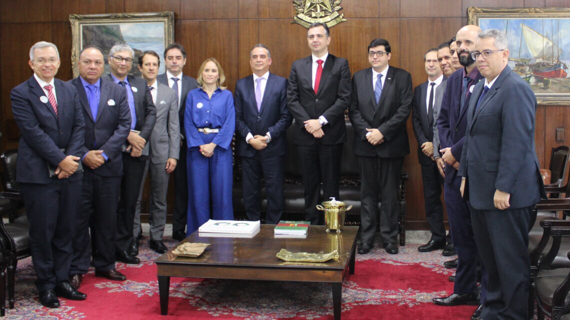 Senador Rodrigo Pacheco lidera diálogo na construção de soluções para a crise dos combustíveis. Senador Rodrigo Pacheco lidera diálogo na construção de soluções para a crise dos combustíveis.