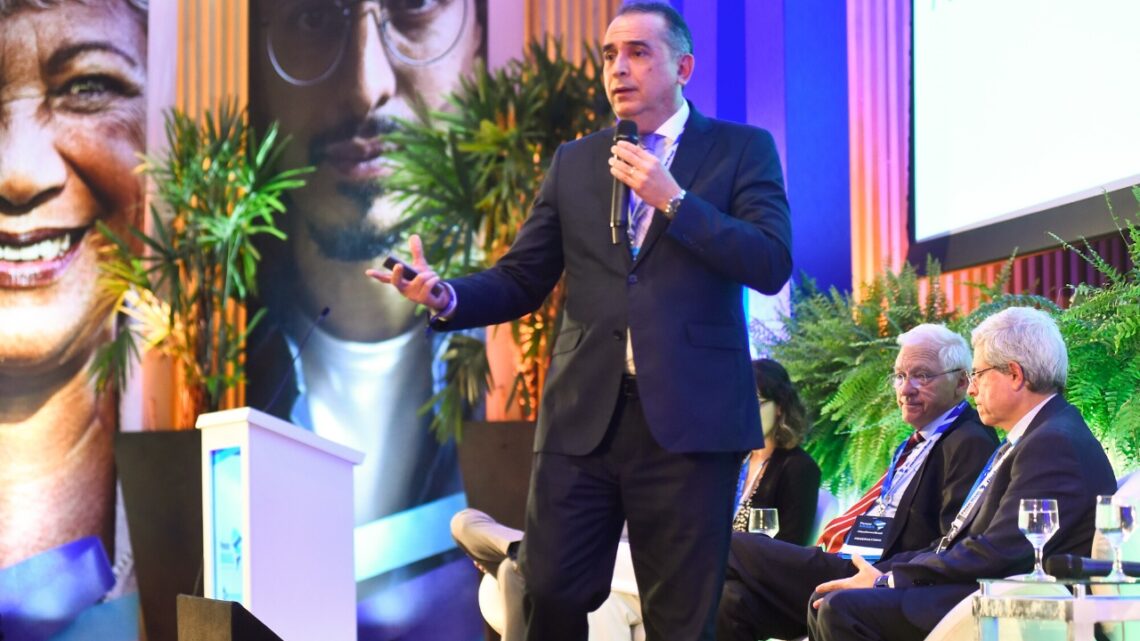 O presidente Décio Padilha representa o Comsefaz no Congresso Pensar Brasil O presidente Décio Padilha representa o Comsefaz no Congresso Pensar Brasil